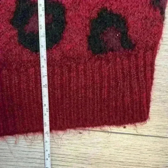 Victoria's Secret PINK Maroon Cheetah Print Sweater Size Small - Picture 7 of 7